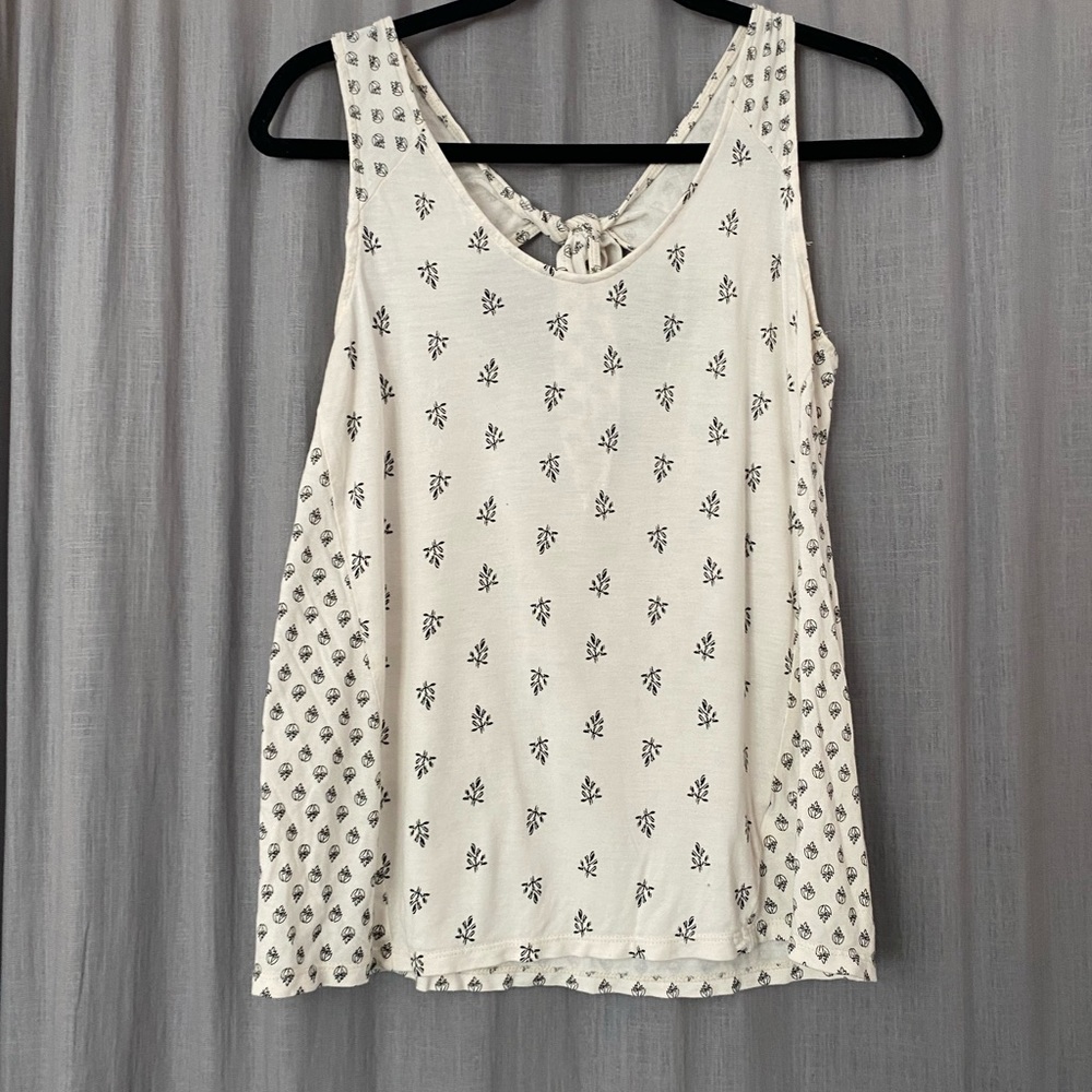 Old Navy White Tank top with designs